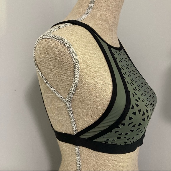 Skye Swim Bikini Top Size Small - Picture 2 of 9